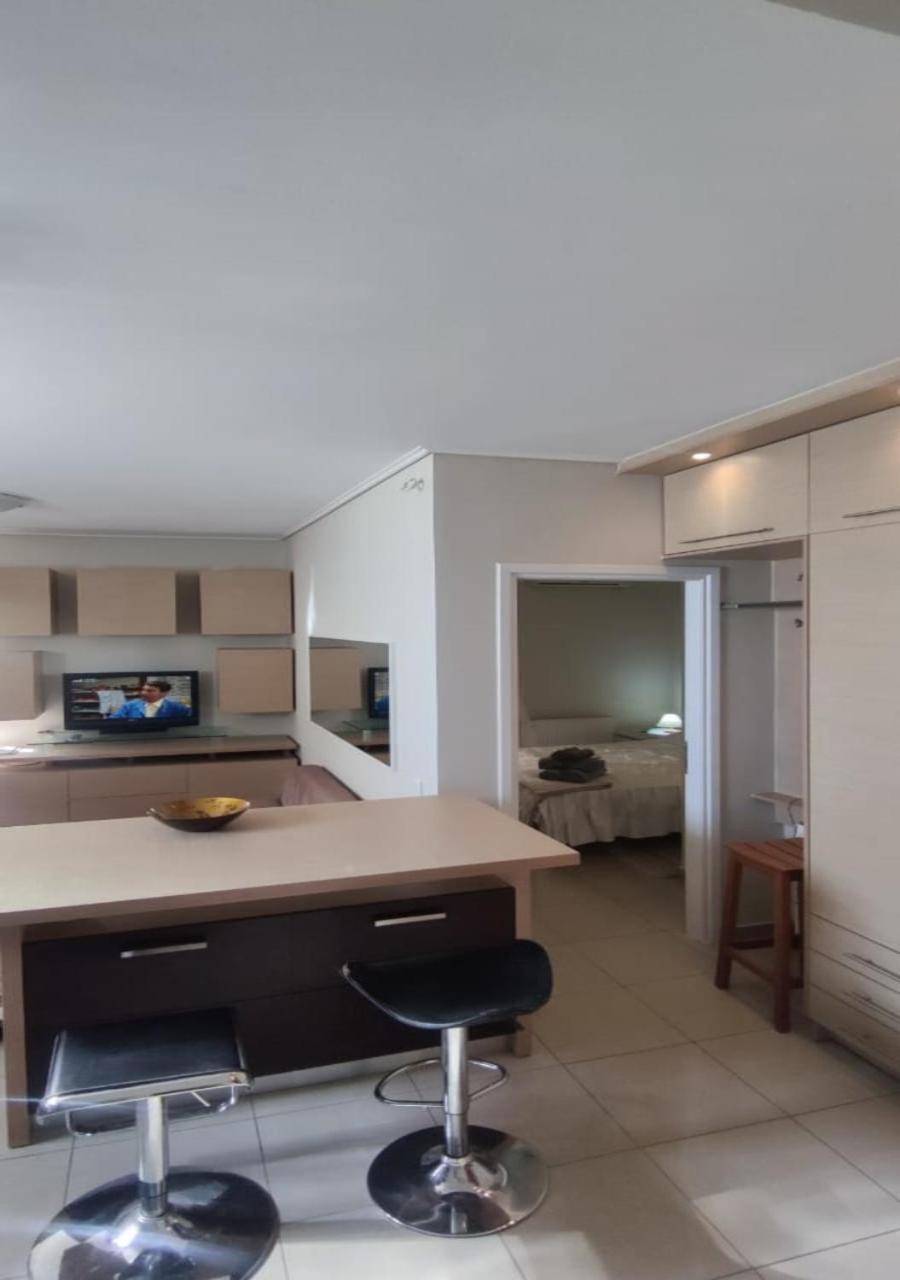 Apartment In A Quiet Location. アテネ エクステリア 写真